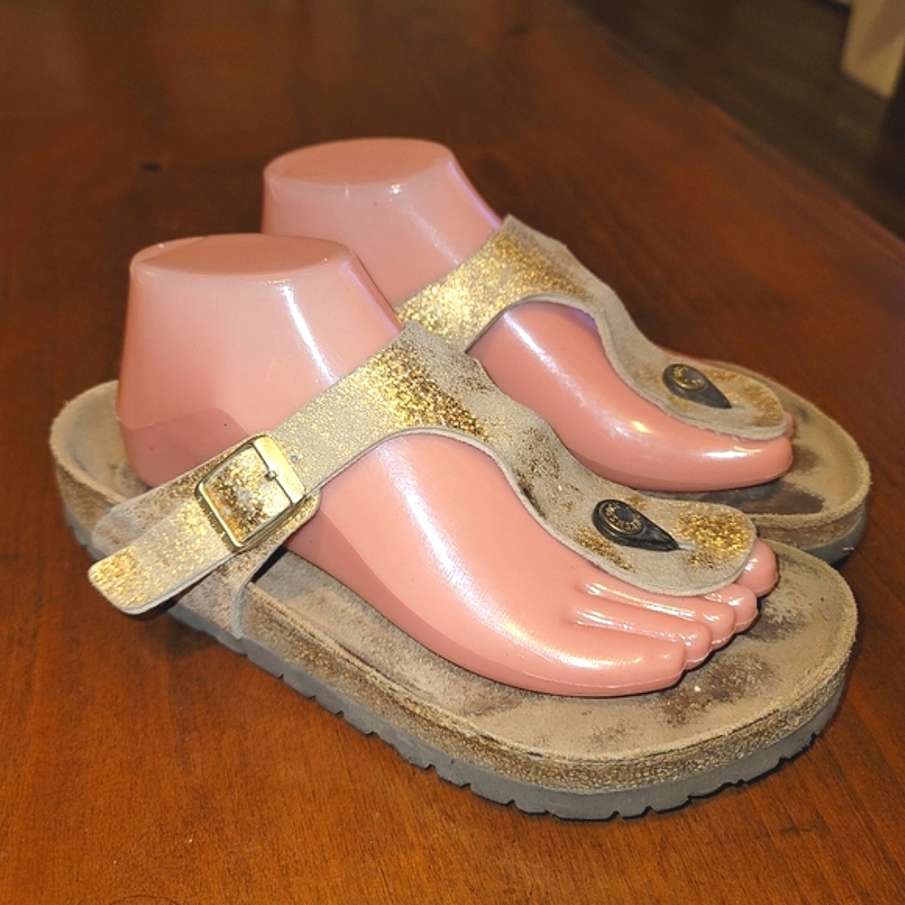 BIRKENSTOCK | GIZEH TStrap Side Buckle Metallic Shimmery Gold Slide On Sandals 8